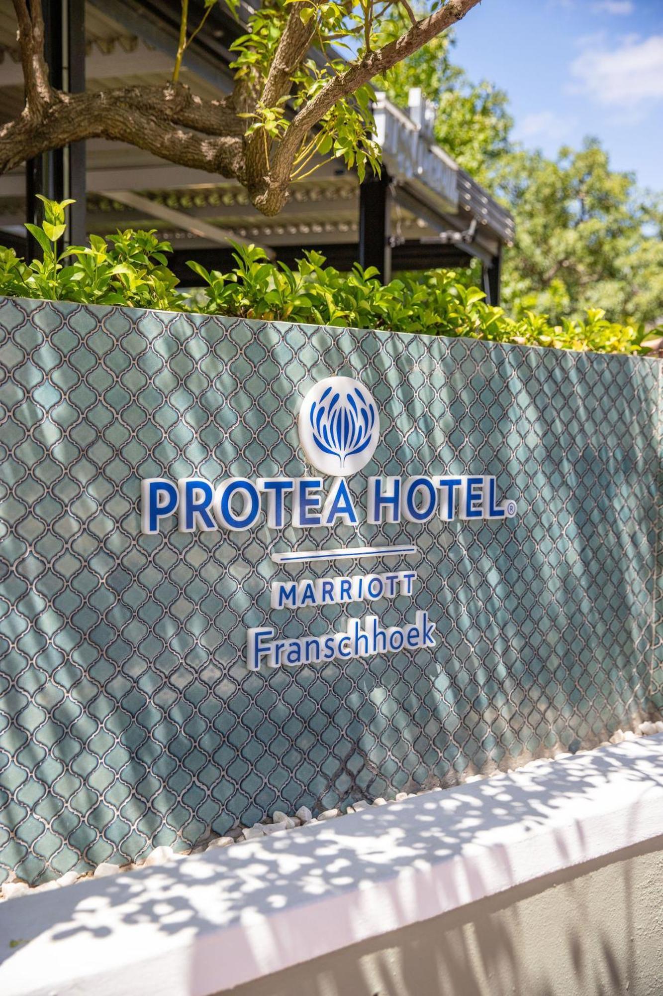 Protea Hotel By Marriott フランシュホーク エクステリア 写真